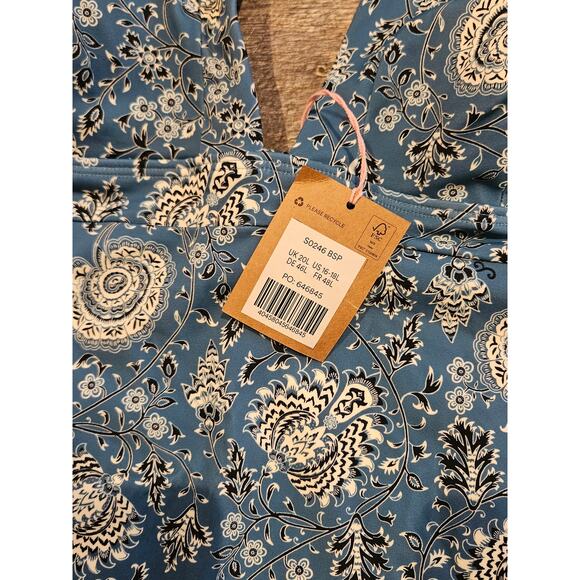 Boden Ithaca Halter Swimsuit Swim One Piece Women 16-18 long new blue paisley - Picture 3 of 6